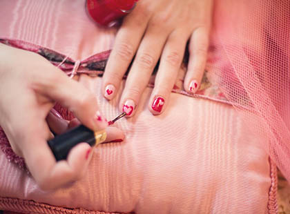 painting-fingernails
