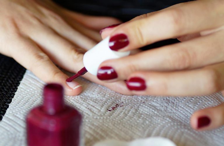 manicure hybrydowy