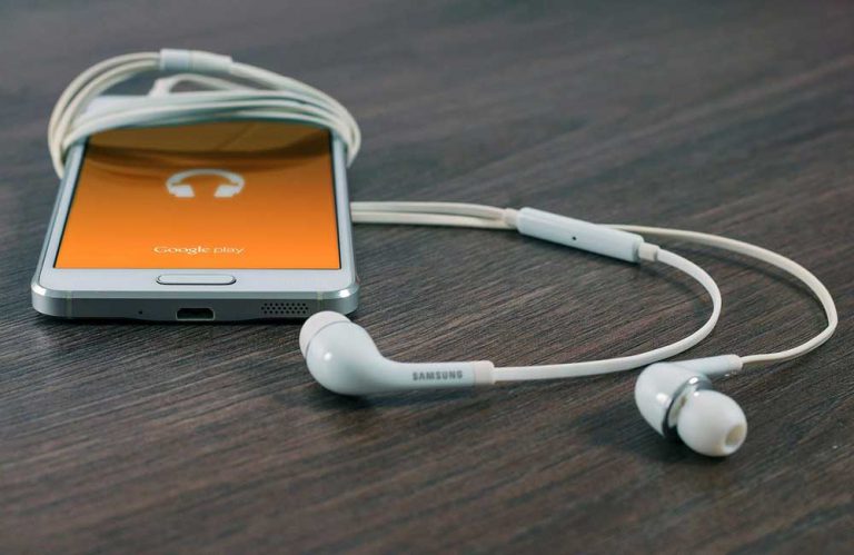Samsung czy Apple? - Jaki smartfon wybrać?