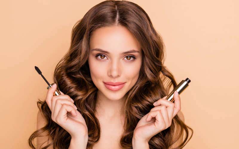 Najnowsze trendy w stylizacji brwi i rzęs