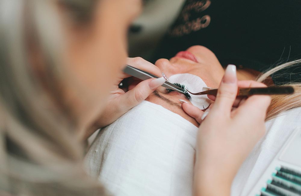 Ile trwa przedłużanie rzęs?