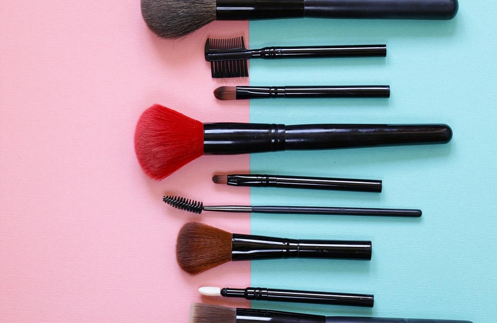Jak dbać o pędzle do makijażu aby służyły nam długo
