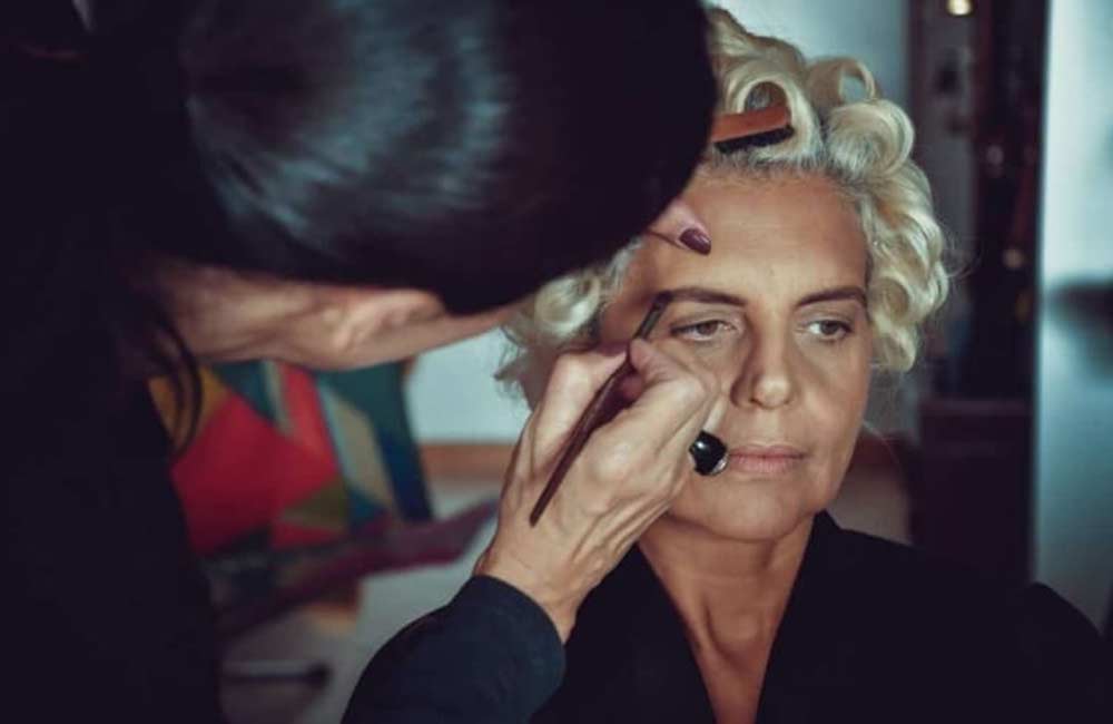 Jak można zostać wizażystką