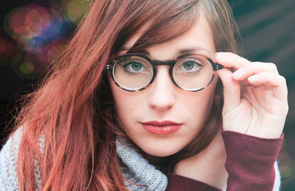 Makijaż oczu kiedy nosisz okulary. Na co zwrócić uwagę?
