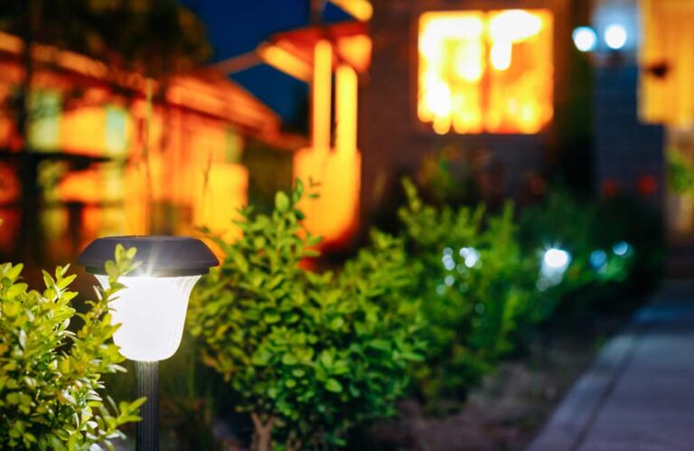 Lampa LED z czujnikiem ruchu
