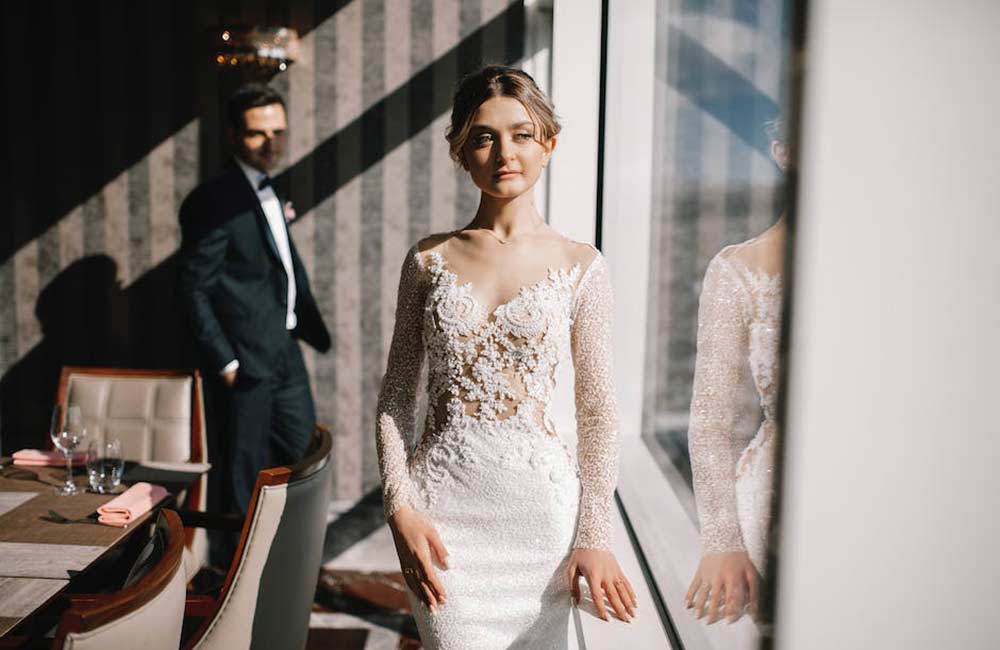 Rozważna czy romantyczna – jak wybrać idealną suknię ślubną?