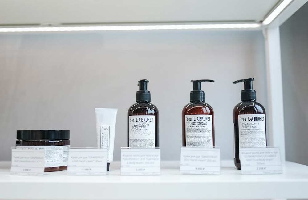 Jak wybrać naturalne kosmetyki idealnie dopasowane do naszych potrzeb