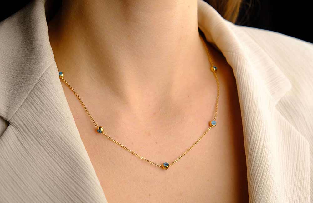 Jak właściwie wybrać naszyjnik do swojego dekoltu i tworzonej stylizacji?