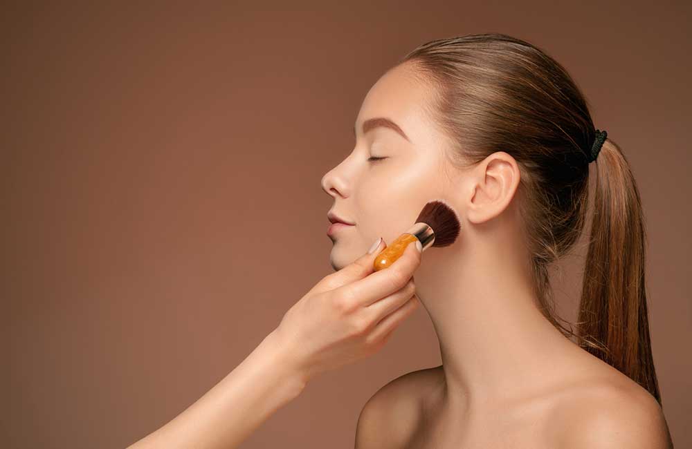 Czy warto używać bazy pod makijaż?