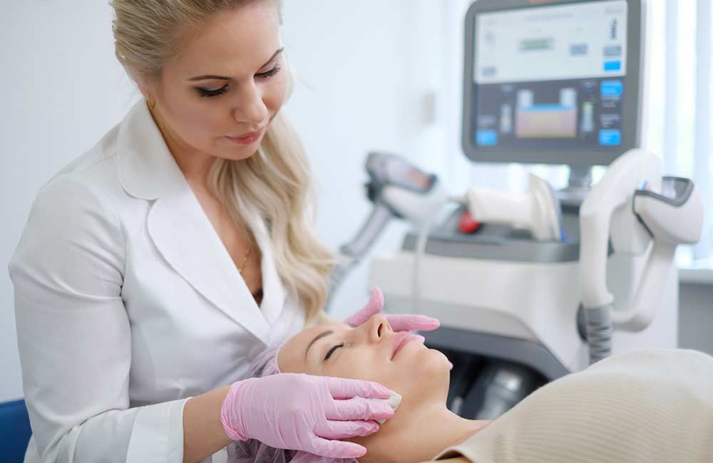 EMFACE, mezoterapia czy botoks? Poznaj przepis na młodą i zdrową cerę! EMFACE, mezoterapia czy botoks? Poznaj przepis na młodą i zdrową cerę!